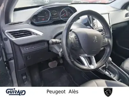 Photo 8 Peugeot 2008  PureTech 110ch S&S EAT6