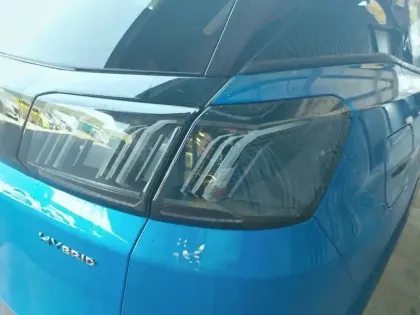 Photo 16 Peugeot 3008  Hybrid 225 e-EAT8