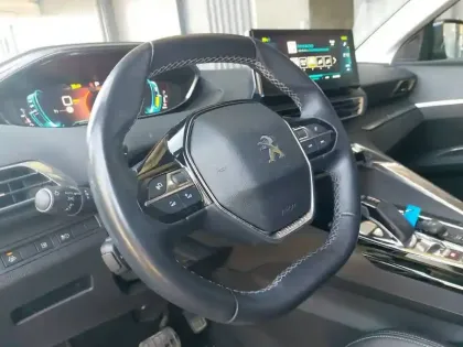 Photo 8 Peugeot 3008  Hybrid 225 e-EAT8