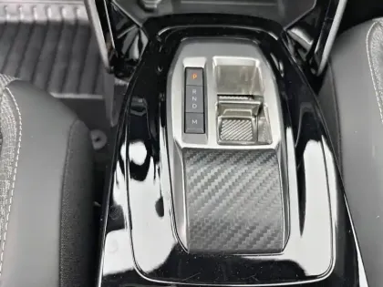 Photo 35 Peugeot 2008  Hybrid 145 e-DCS6