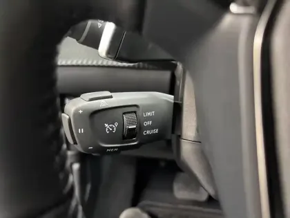 Photo 13 Peugeot 2008  Hybrid 145 e-DCS6
