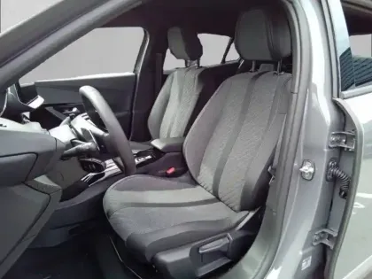 Photo 17 Peugeot 2008  Hybrid 145 e-DCS6