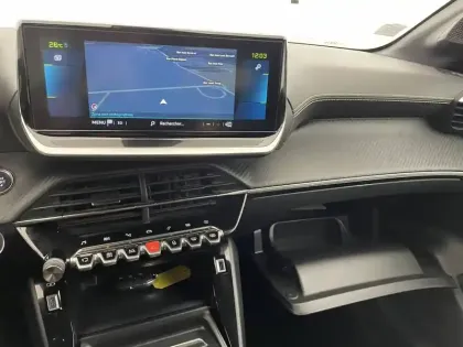 Photo 27 Peugeot 208  Electrique 50 kWh 136ch