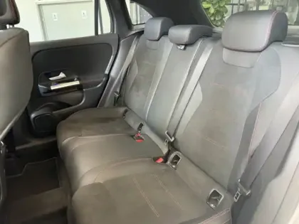Photo 10 Mercedes GLA 200 d AMG Line