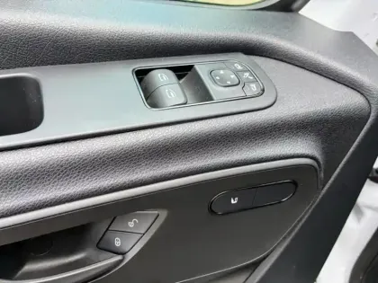 Photo 31 Mercedes Sprinter 317 CDI Fourgon standard 37 L2