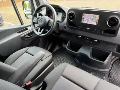 Photo 35 Mercedes Sprinter 317 CDI Fourgon 37S L2H2 170CH