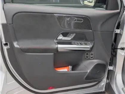 Photo 15 Mercedes GLA 250 e Hybrid 