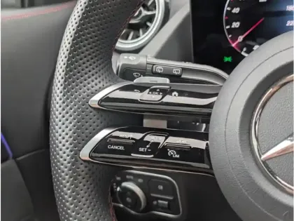 Photo 12 Mercedes GLA 250 e Hybrid 
