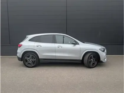 Photo 7 Mercedes GLA 250 e Hybrid 
