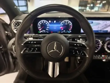 Photo 14 Mercedes Classe A 200 AMG Line