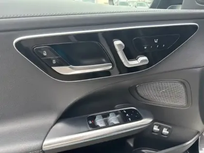 Photo 15 Mercedes Classe C  300 e Hybrid EQ Break
