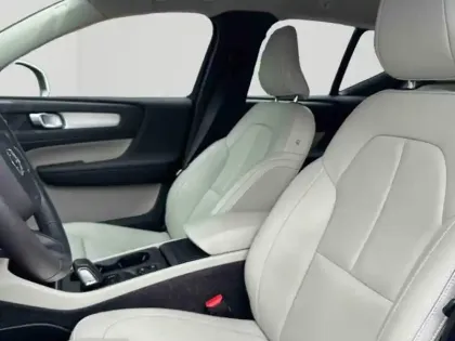 Photo 11 Volvo XC40  B4 AWD 197ch Business Geartronic 8