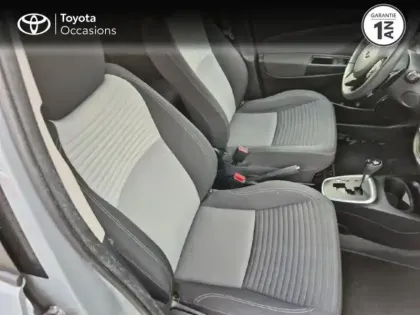 Photo 5 Toyota Yaris  110 VVT-i Design CVT 5p RC18