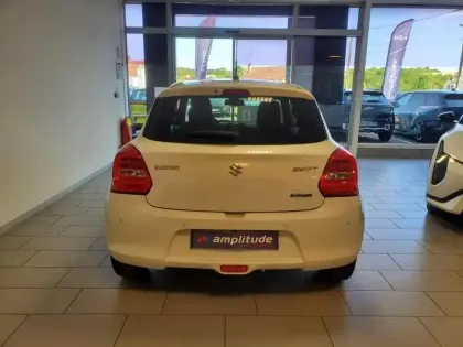 Photo 6 Suzuki Swift  1.2 Hybrid 83ch Privilège