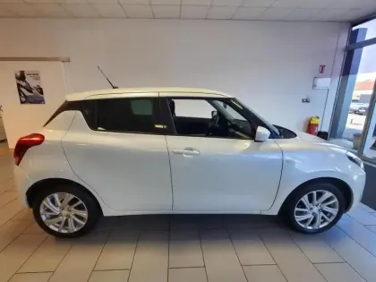 Photo 19 Suzuki Swift  1.2 Hybrid 83ch Privilège