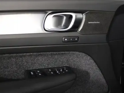 Photo 10 Volvo XC40  B3 163ch Black Edition DCT 7