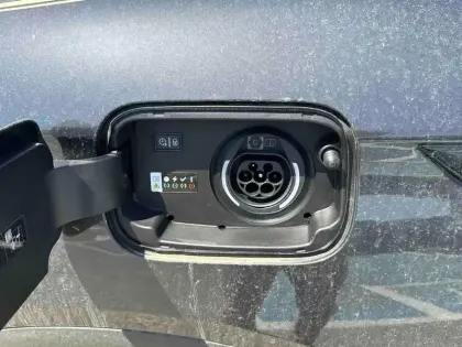 Photo 14 DS DS 7  1.6 Plug-in Hybrid 225ch Edition France