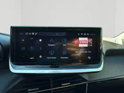 Photo 13 Peugeot 208  1.2 Hybrid 136ch Allure e-DCS6