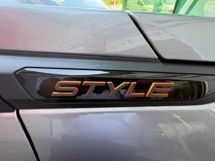 Photo 10 Peugeot 2008  1.2 Hybrid 145ch Style e-DCS6