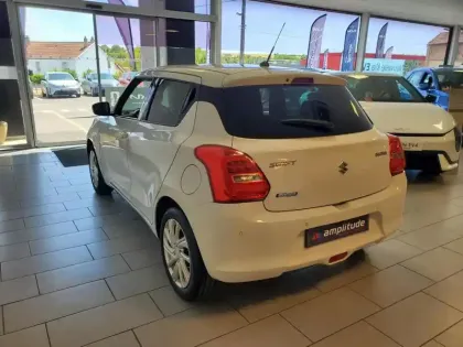 Photo 7 Suzuki Swift  1.2 Hybrid 83ch Privilège