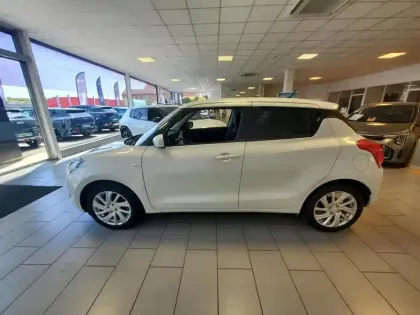 Photo 8 Suzuki Swift  1.2 Hybrid 83ch Privilège