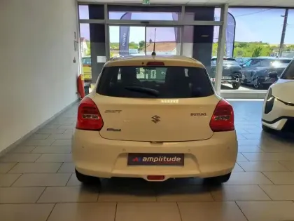 Photo 6 Suzuki Swift  1.2 Hybrid 83ch Privilège