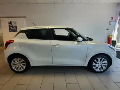 Photo 19 Suzuki Swift  1.2 Hybrid 83ch Privilège