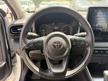 Photo 13 Toyota Yaris  116h Dynamic 5p MY22