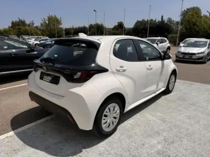 Photo 5 Toyota Yaris  116h Dynamic 5p MY22