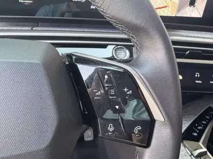 Photo 13 Peugeot 3008  1.2 Hybrid 145ch Allure e-DCS6