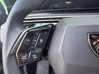 Photo 14 Peugeot 3008  1.2 Hybrid 145ch Allure e-DCS6