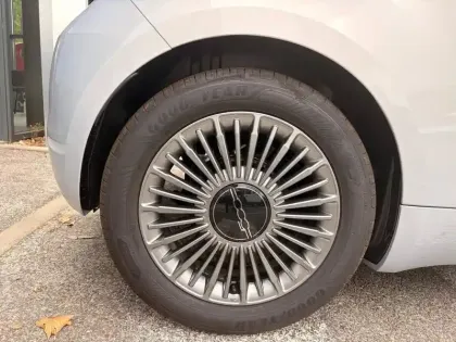 Photo 8 Fiat 500  e 95ch 23,8kWh Icône