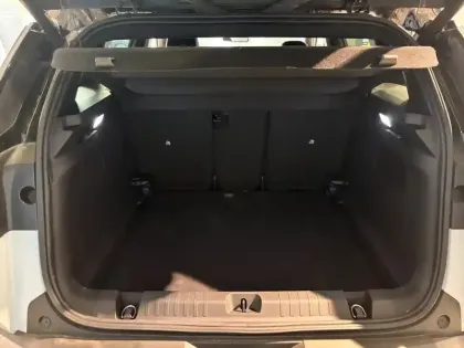Photo 8 Jeep Compass  1.2 Turbo T3 145ch e-Hybrid First Edition BVR6