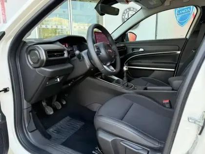 Photo 6 Jeep Avenger  1.2 Turbo T3 100ch Altitude