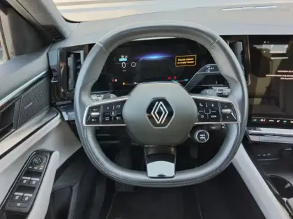 Photo 17 Renault Espace VI E-Tech hybrid 200 Iconic