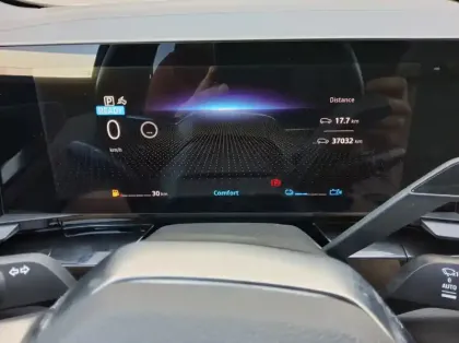 Photo 13 Renault Espace VI E-Tech hybrid 200 Iconic