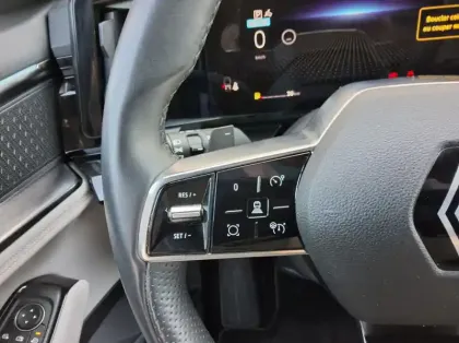Photo 23 Renault Espace VI E-Tech hybrid 200 Iconic