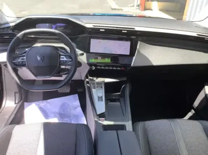 Photo 12 Peugeot 308 Hybrid 145 e-DCS6 Allure