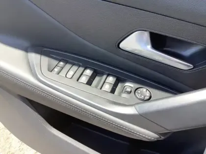 Photo 16 Peugeot 308 Hybrid 145 e-DCS6 Allure