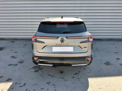 Photo 5 Renault Espace VI E-Tech hybrid 200 esprit Alpine