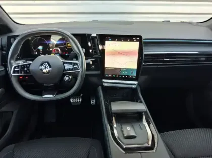 Photo 12 Renault Espace VI E-Tech hybrid 200 esprit Alpine