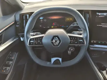 Photo 17 Renault Espace VI E-Tech hybrid 200 esprit Alpine