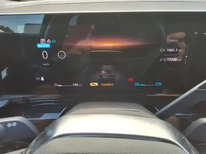Photo 13 Renault Espace VI E-Tech hybrid 200 esprit Alpine