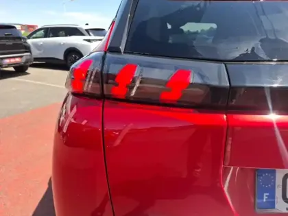 Photo 16 Peugeot 2008  PureTech 130 S&S EAT8