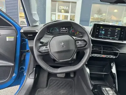 Photo 8 Peugeot 208  Electrique 50 kWh 136ch