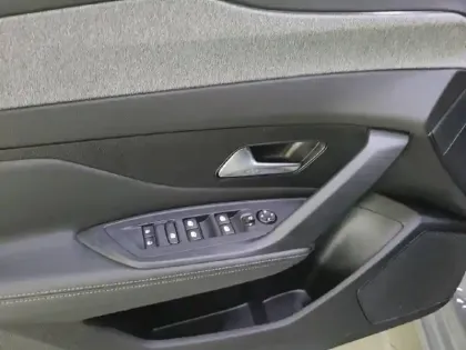 Photo 56 Peugeot 308  Hybrid 145 e-DCS6