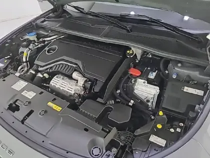 Photo 38 Peugeot 308  Hybrid 145 e-DCS6
