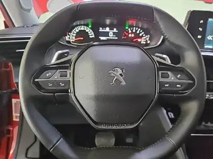 Photo 29 Peugeot 2008  PureTech 130 S&S EAT8