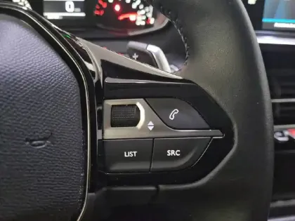 Photo 48 Peugeot 2008  PureTech 130 S&S EAT8