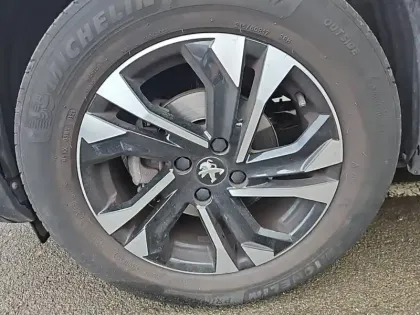 Photo 12 Peugeot 2008  PureTech 130 S&S EAT8